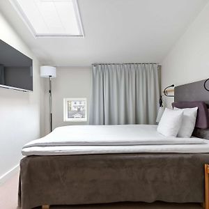 Economy Single Room Rooftop Window